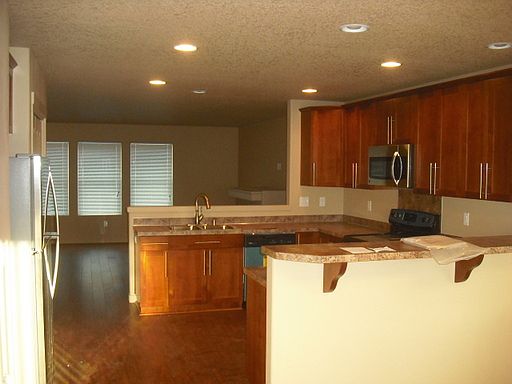 5th image of 610 NW 20th Ave