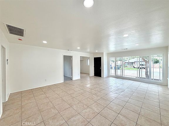 5th image of 3275 North Dr #F