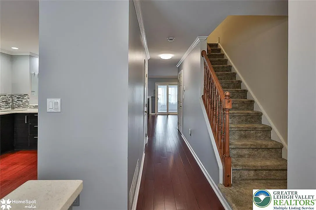 3 bed, 1538 sqft, $2,400 — Photo 4