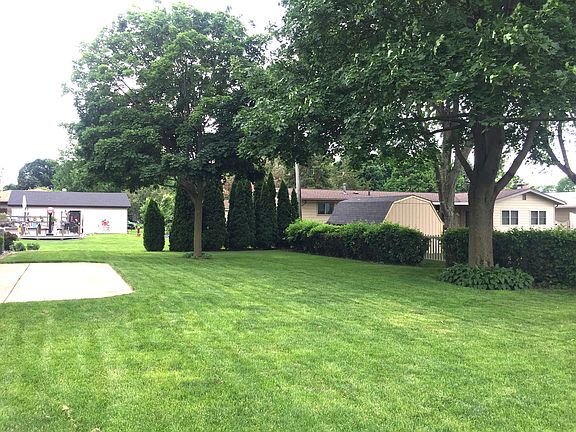 3rd image of 2355 Malcolm Ave