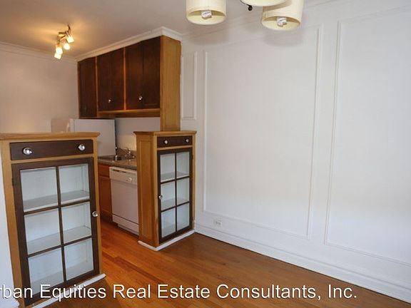 3rd image of 4505A N Greenview Ave APT 2N