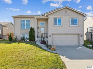 13955 Weber St, Omaha, NE 68142