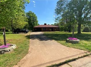 1430 Greenwood Rd, Lincolnton, NC 28092