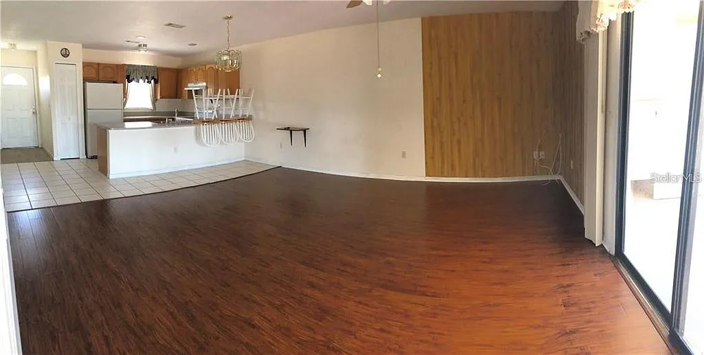 2 bed, 2.0 bath, 984 sqft, $1,300 — Photo 3