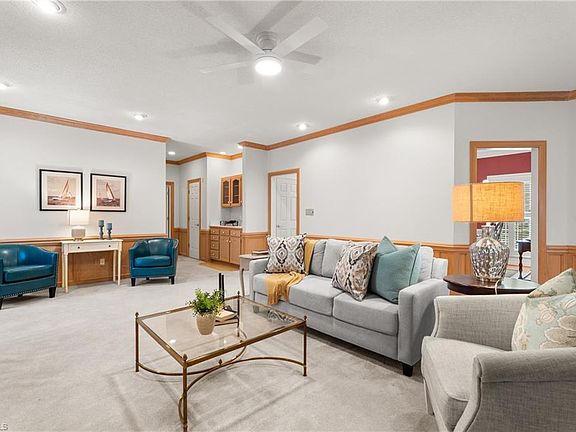 5th image of 985 Longreen Dr
