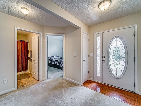 3rd image of 4164 Village Crossing Cir