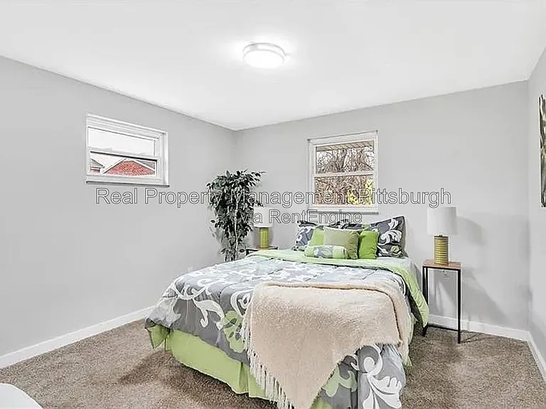 1307 Universal Rd — Photo 15