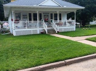 609 Wells St, Iron Mountain, MI 49801