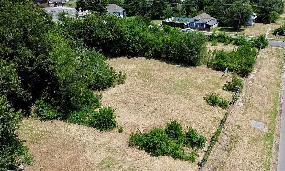 2nd image of 1513 NW 1st St Lot 41-42-43