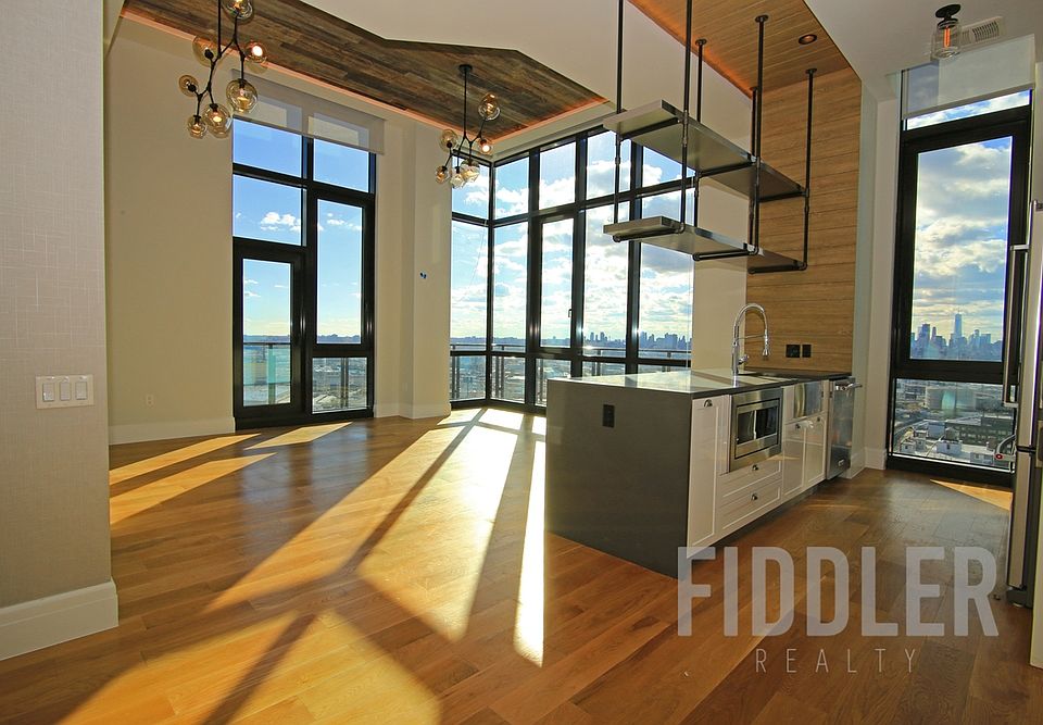 1st image of 4441 Purves St APT 1909