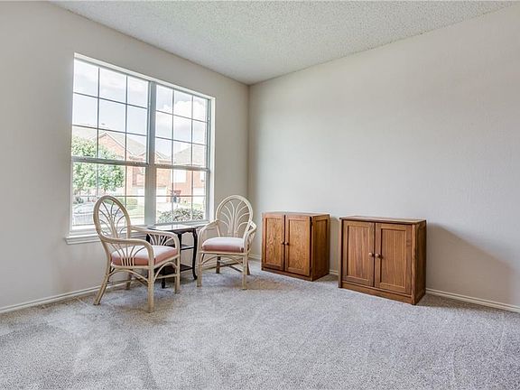 5th image of 509 Richmond Park Ln
