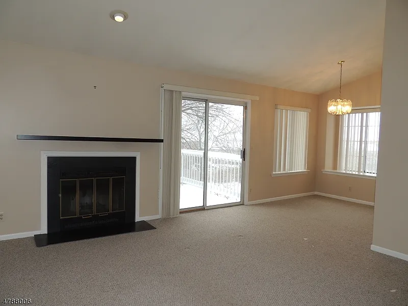 82 Mayfield Rd photo 1