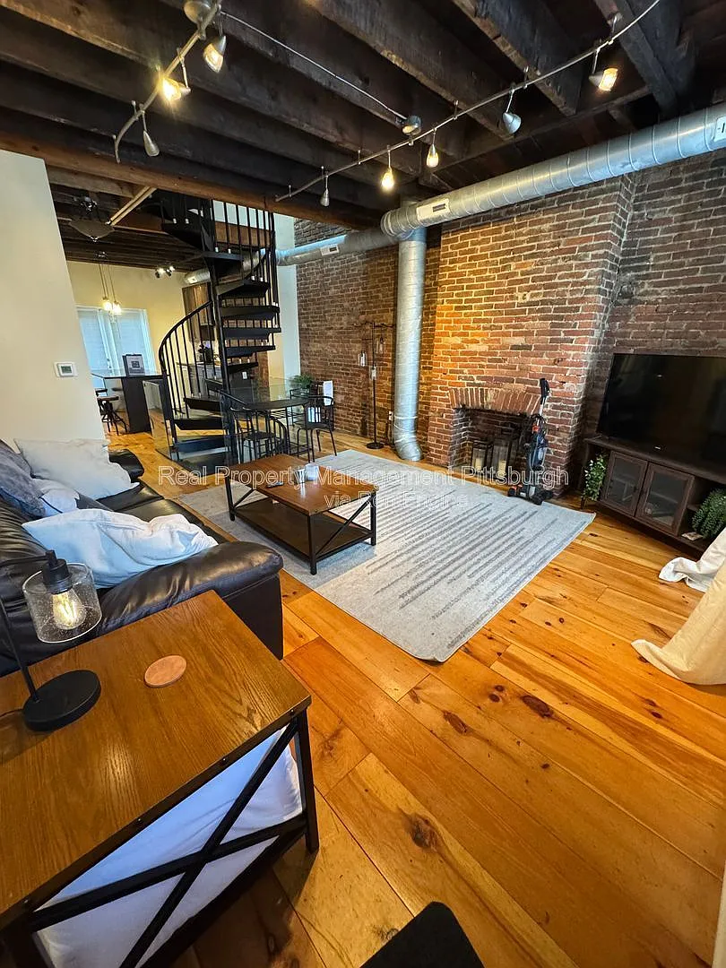 2 bed, 1.5 bath, 1224 sqft, $1,690 — Photo 1