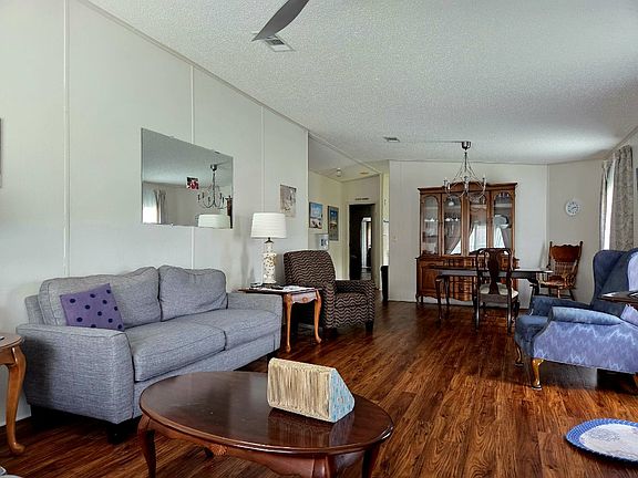 4th image of 416 McElwee Dr #167
