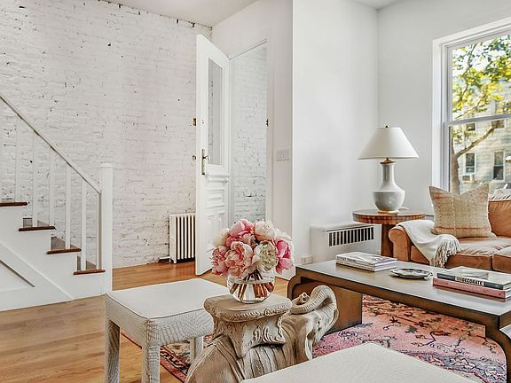 4th image of 213 29th St #1
