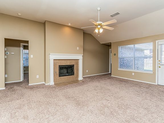 3rd image of 1142 Hampshire Ln