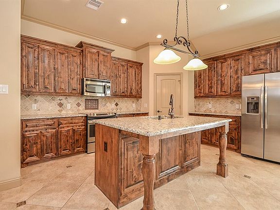 4th image of 2439 Seahorse Bend Dr