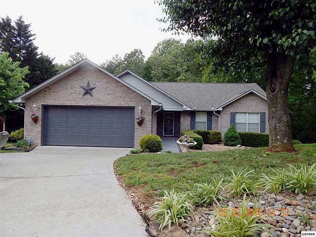 1st image of 3131 Fairoaks Dr
