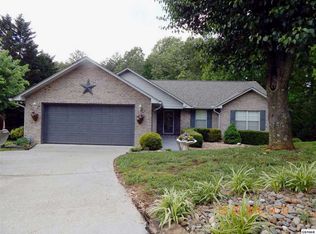 3131 Fairoaks Dr, Maryville, TN 37803