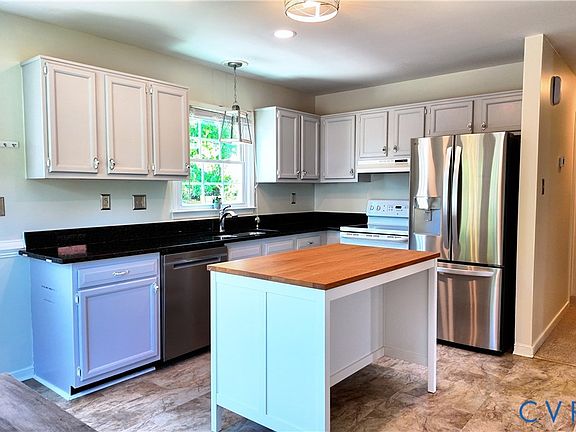 3rd image of 2101 Summerhook Ct