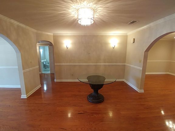 4th image of 4024 W Gray St