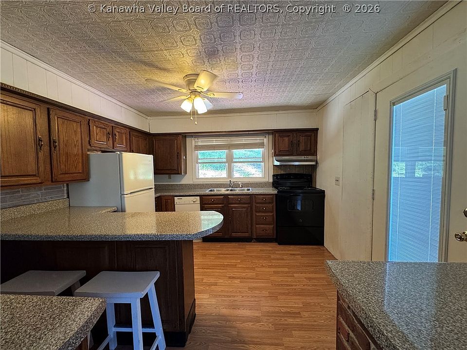 4th image of 2297 Sissonville Dr