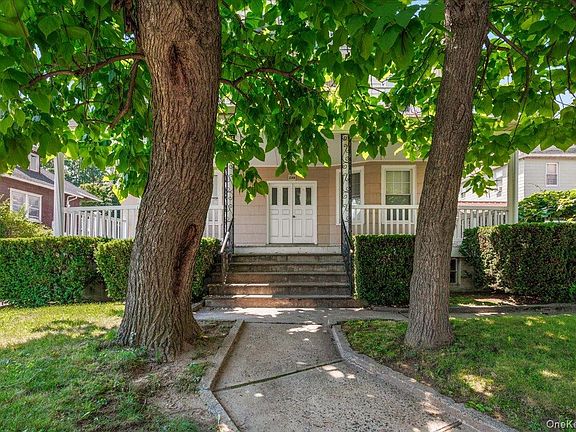 3rd image of 249 Centre Avenue