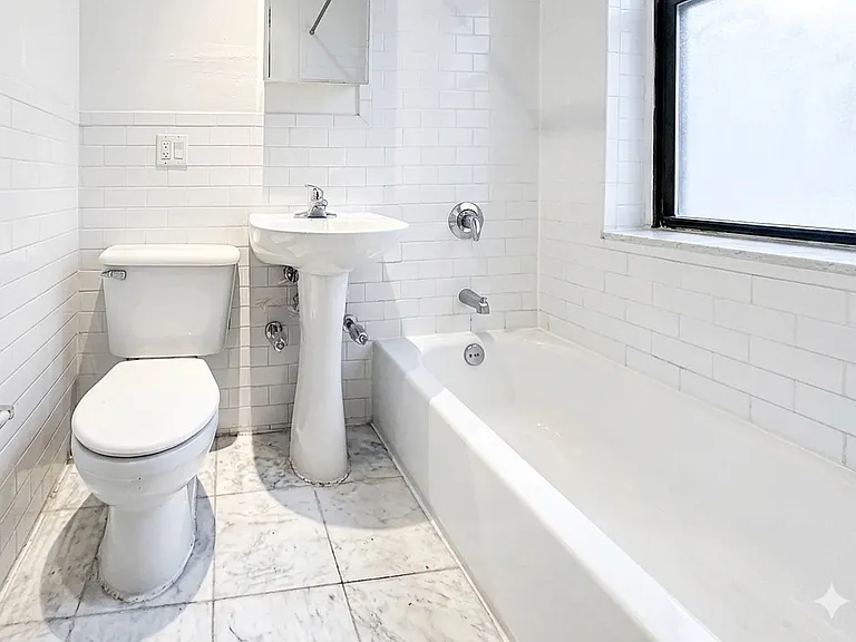 344 E 55th St #2D — Photo 4