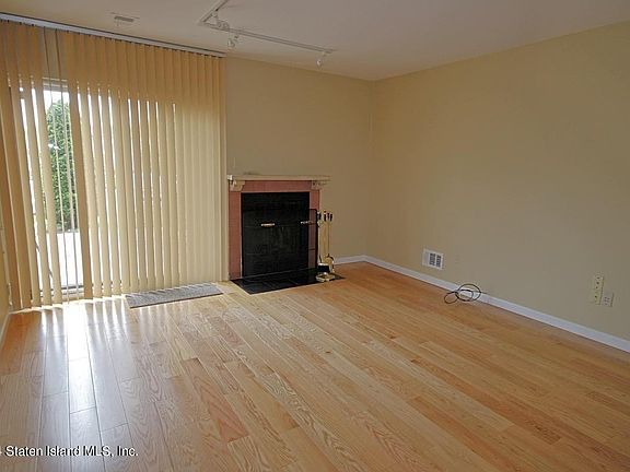 5th image of 29 Stonegate Dr
