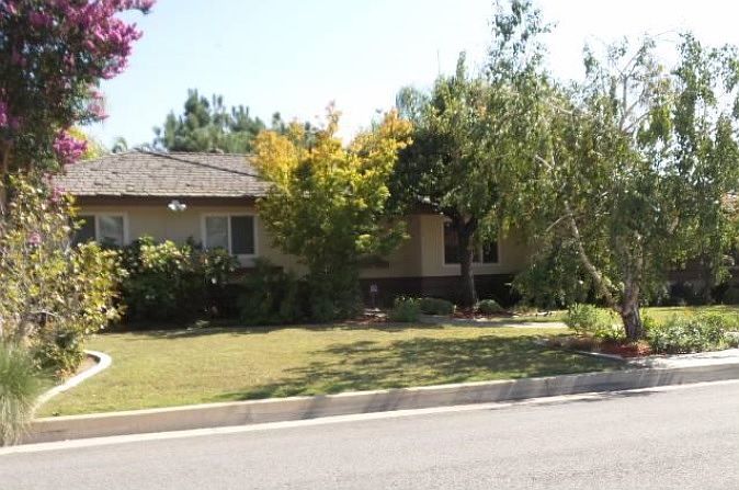 1st image of 724 E Orangewood Dr