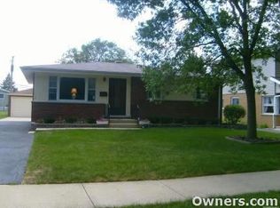 608 N Fairview Ave, Mount Prospect, IL 60056