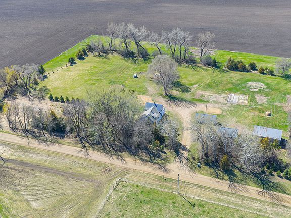 2nd image of 48325 220th St