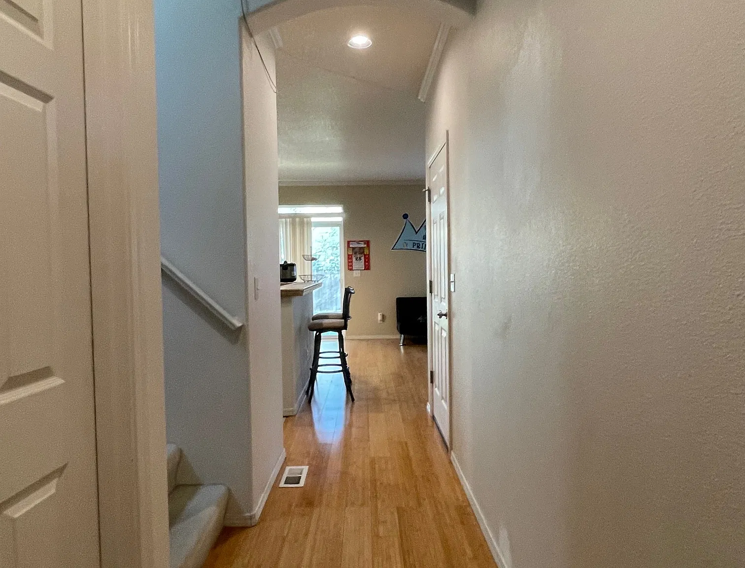 3 bed, 2.5 bath, 1717 sqft, $2,595 — Photo 3
