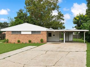 326 Carolyn Dr, New Orleans, LA 70123