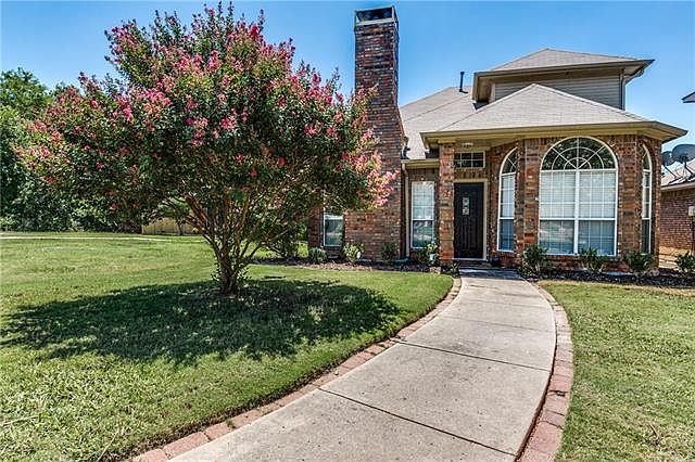 1st image of 2802 Carmel Dr