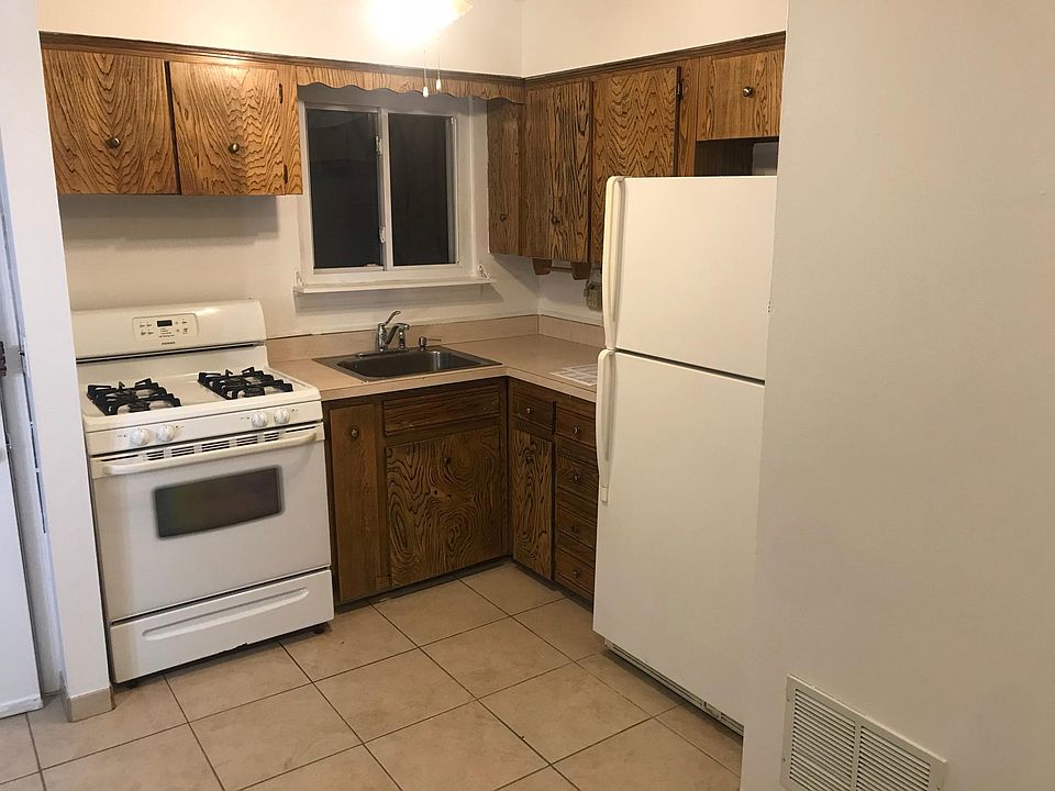 1st image of 139 Suffolk Ave