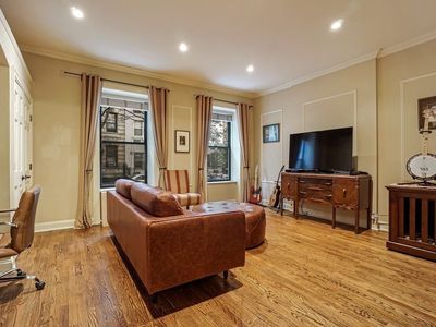 323 W 83rd St APT 1A, New York, NY, 10024