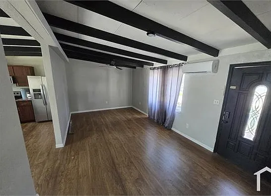 2 bed, 1200 sqft, $2,000 — Photo 2