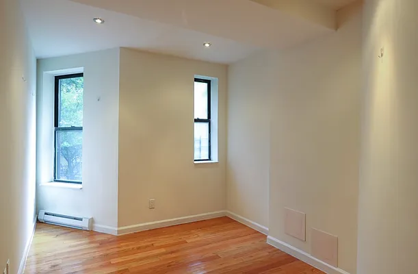 Rented by REZI | media 17