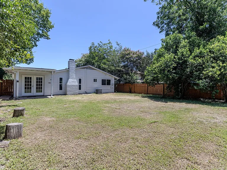 501 Arbor Ln — Photo 27