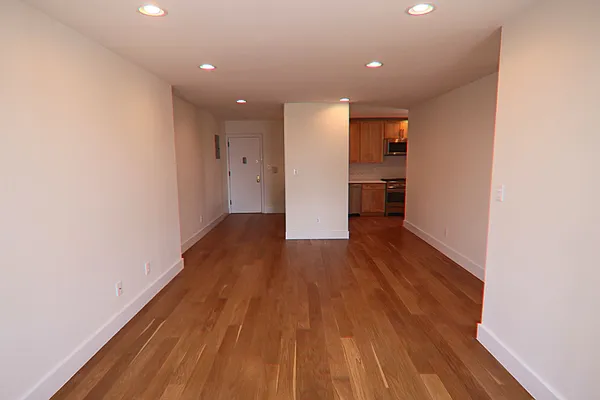 Rented by PMG Real Estate  | media 20