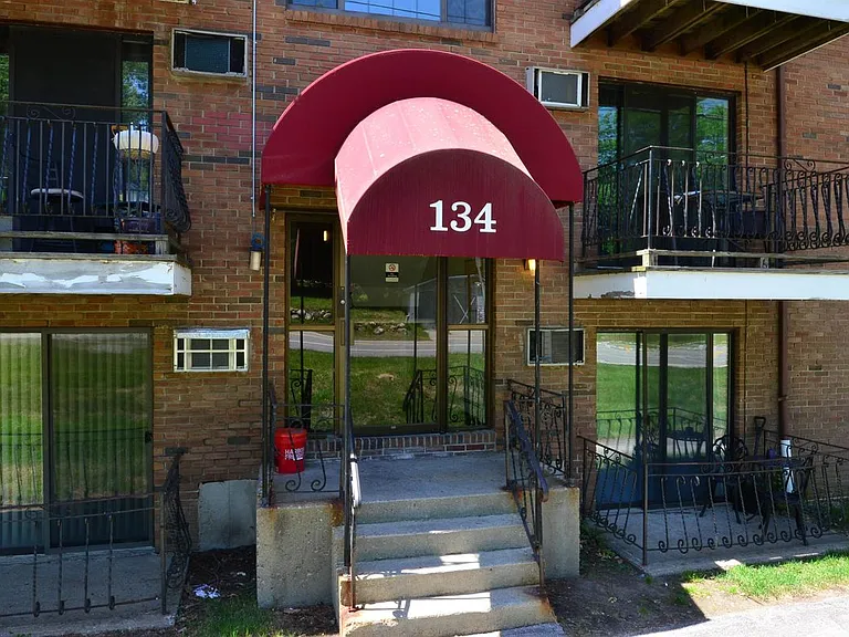 134 Mammoth Rd #21 — Photo 1