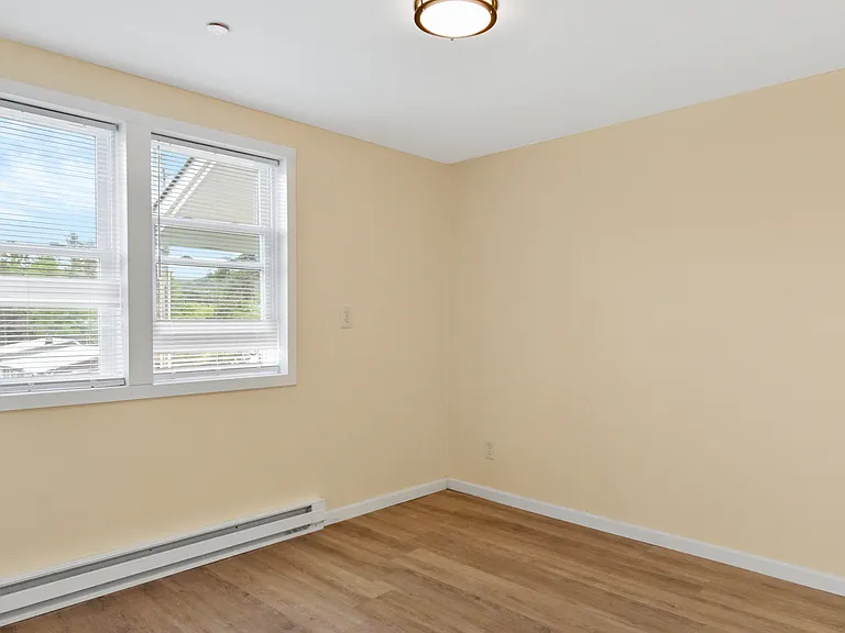 Mill Pond Dr — Photo 5