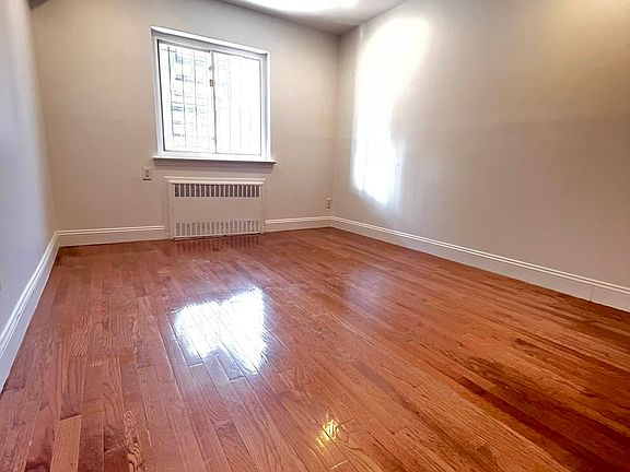 5th image of 2072 E 56th St Floor 1