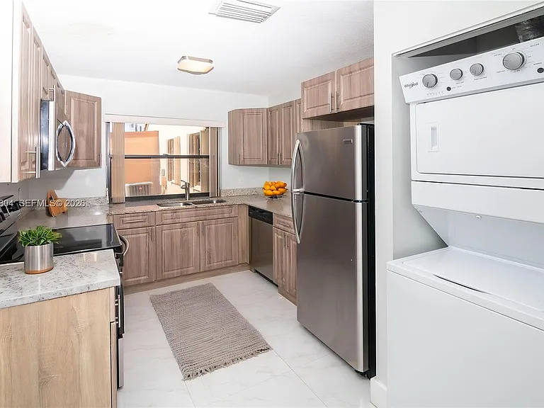 17059 NW 60th Ct — Photo 3