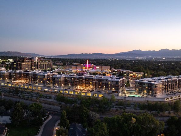 7611 S Union Park Ave #D102