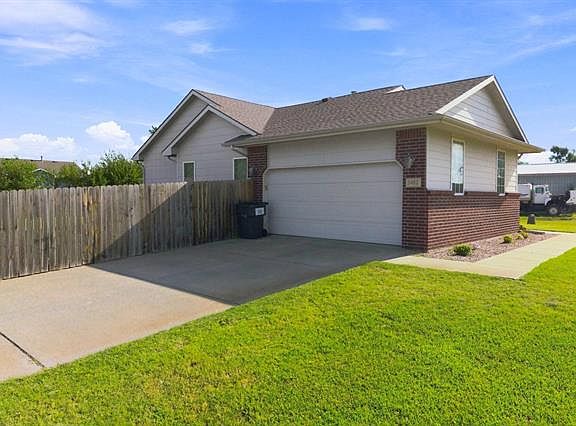 2nd image of 5402 S Victoria Ct
