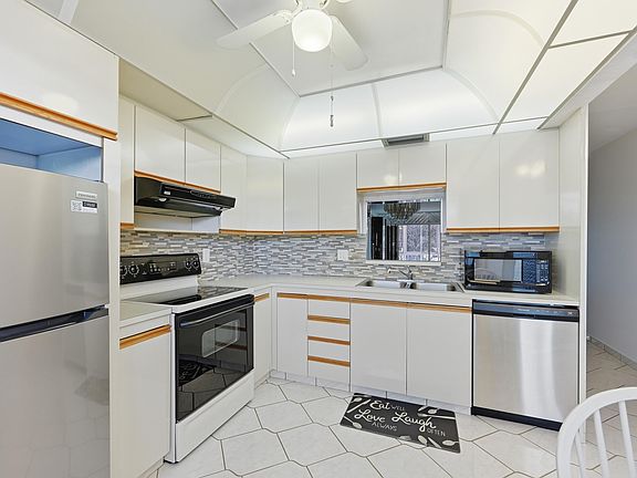 2nd image of 2302 Lucaya Lane #E3