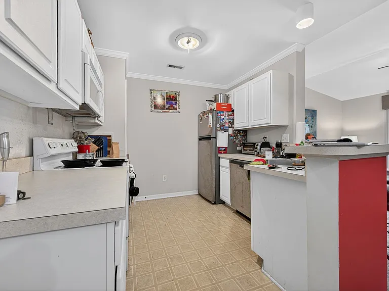 215 S Knollwood Dr — Photo 8