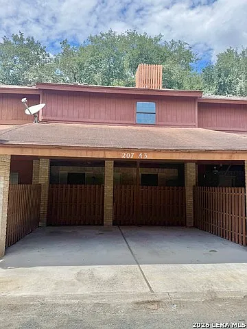 2 bed, 2.5 bath, 1080 sqft, $1,100 — Photo 2